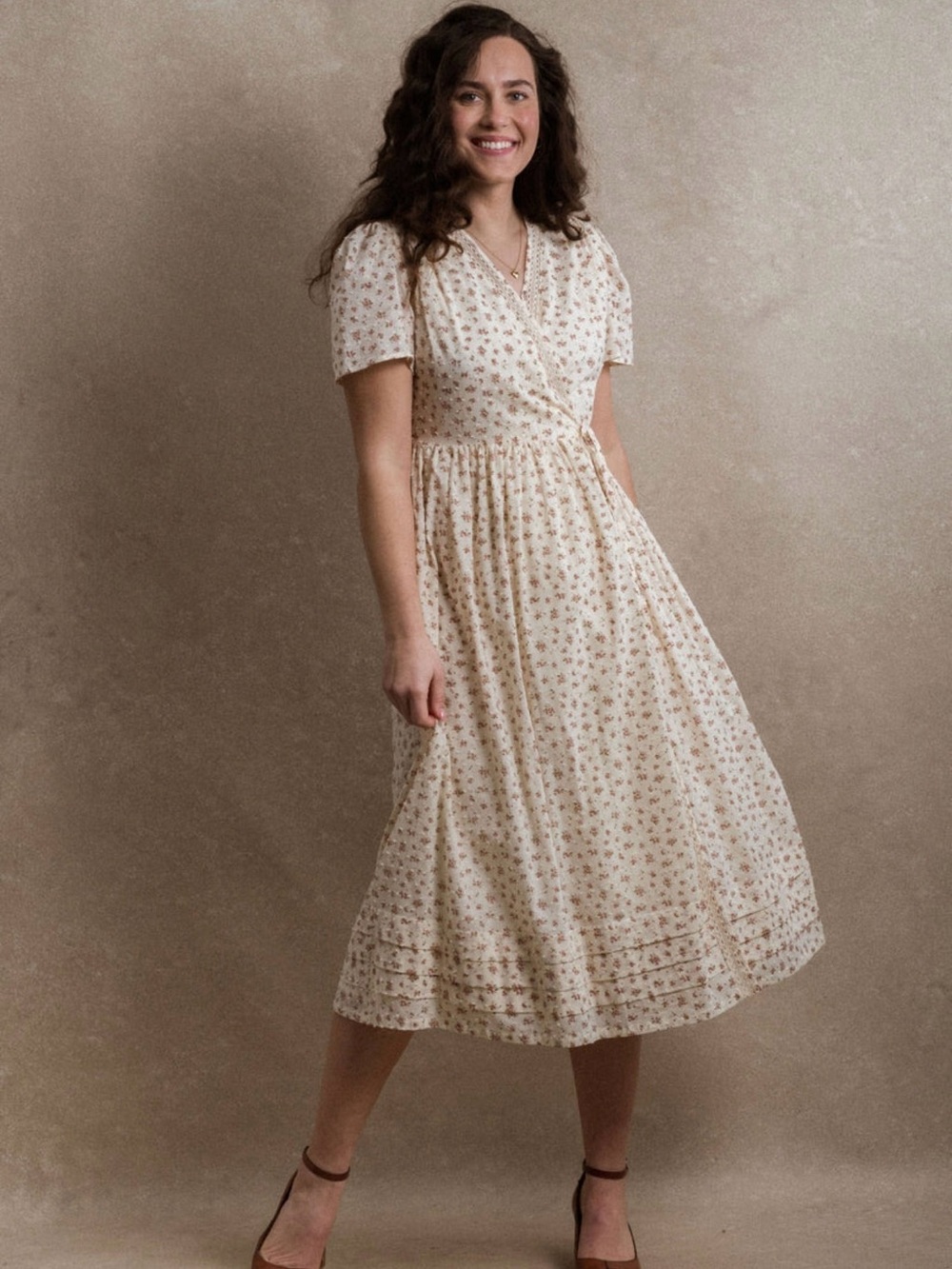 ISO Neuflora Fall River dress in rose floral, size XL